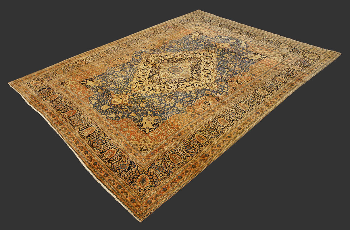 A Large Antique Persian Kashan Mohtasham Carpet n°:16907327